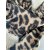 Kuscheliger Schal im LEO Look